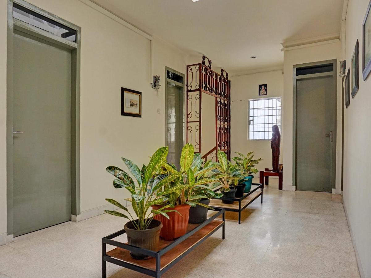 Oyo 91658 Luci'S House Hotel Jakarta Exterior photo